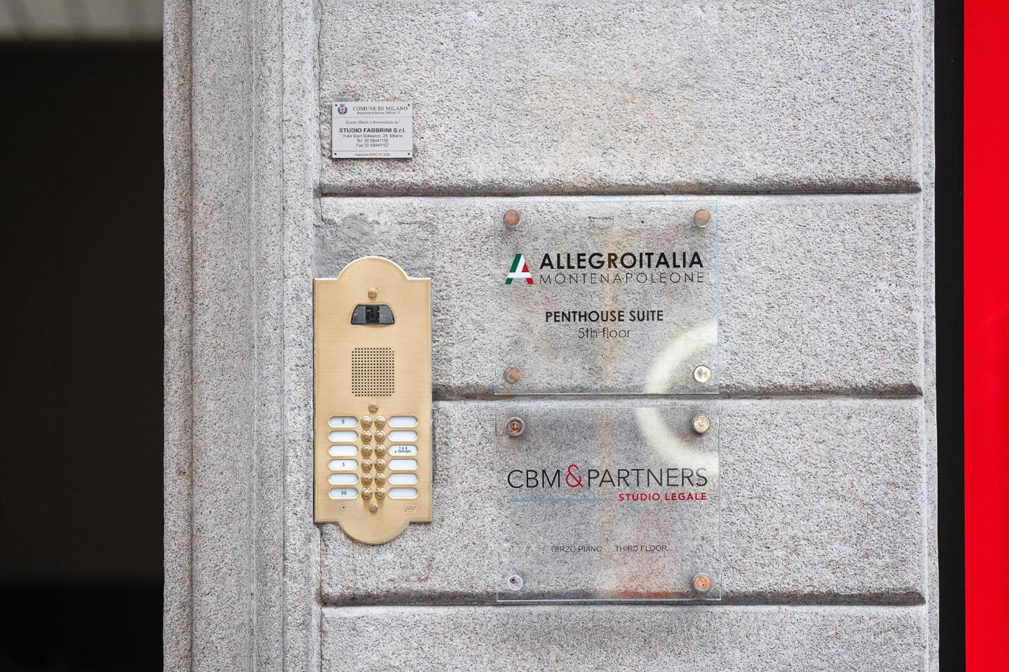 Allegroitalia Penthouse Montenapoleone Milan Exterior photo